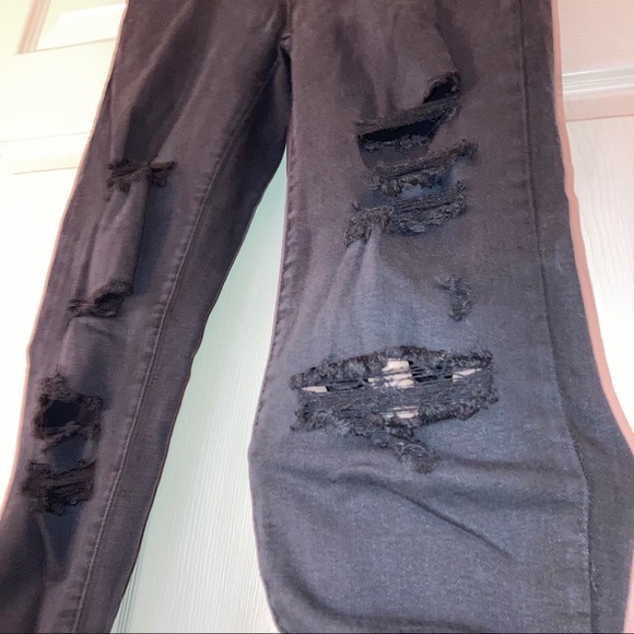 American Eagle Ripped Skinny Jeans - Picture 3 of 6